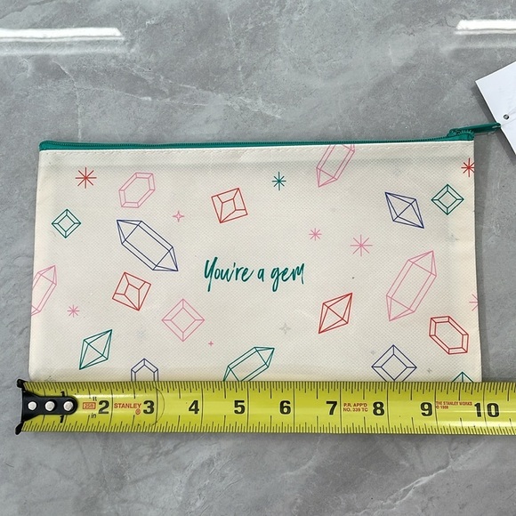 Thrive Causemetics “You’re A Gem” Makeup Bag - Picture 11 of 13